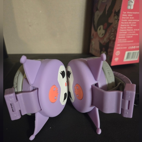 Sanrio Kuromi Wireless Headphones - Picture 8 of 8